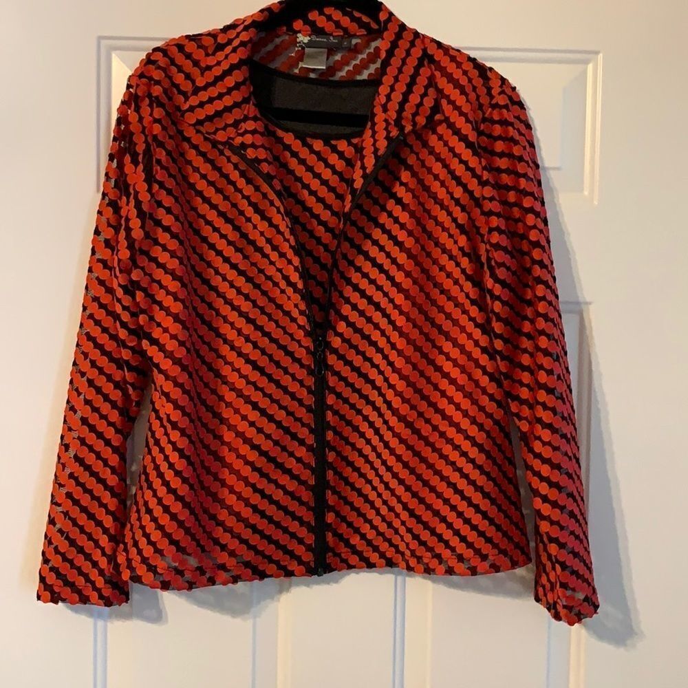 Damee, Inc. Large two piece set includes tank & jacket
